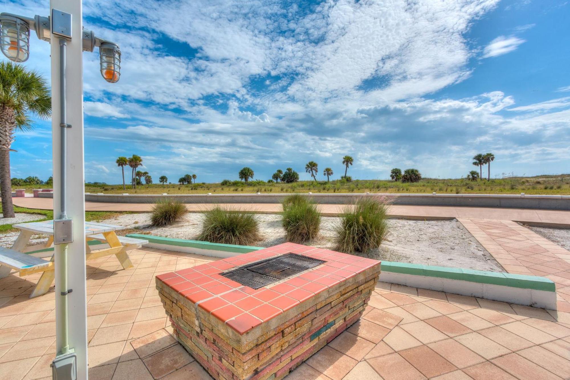 Tropic Terrace #41 - Beachfront Resort St. Pete Beach Kültér fotó